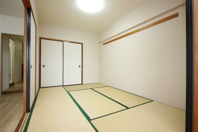 サンライフ宮本の和室|別部屋同間取りのお写真となります。参考にご覧くださいませ。