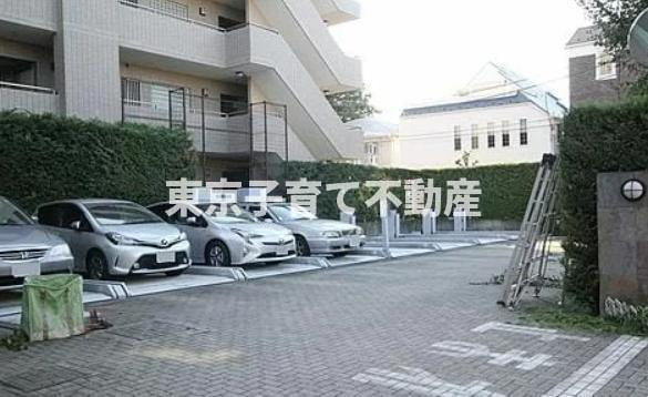 パークハウス白山御殿町の駐車場