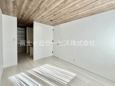 【寝室】 | 菊川市西方 新築一戸建て サンズテラス西方No.16 | 主寝室です