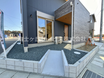 【エントランス】 | 菊川市西方 新築一戸建て サンズテラス西方No.16 | スロープもあります