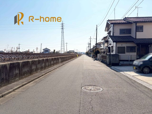 取手市光風台2丁目第1期　新築戸建て　1号棟の前面道路含む現地写真|『今から見たい！』大歓迎です♪
お気軽にＲ－ｈomeまでお問い合わせください。
