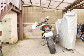 【駐車場】 | バイク置き場。空き区画の有無や駐輪料金、サイズおよび排気量規定などについては、改めてお問い合わせください。～即日のご見学可能～　お問合せはお気軽にどうぞ。

