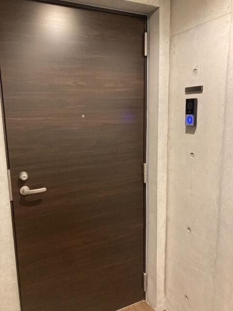 kinomori代々木上原の玄関|■モニタ付インターホン付き玄関■シューズラック■ダウンライト