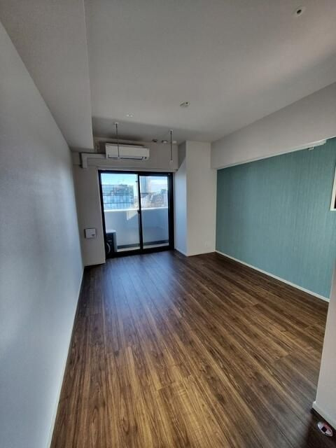 ラティエラ秋葉原の居間・リビング