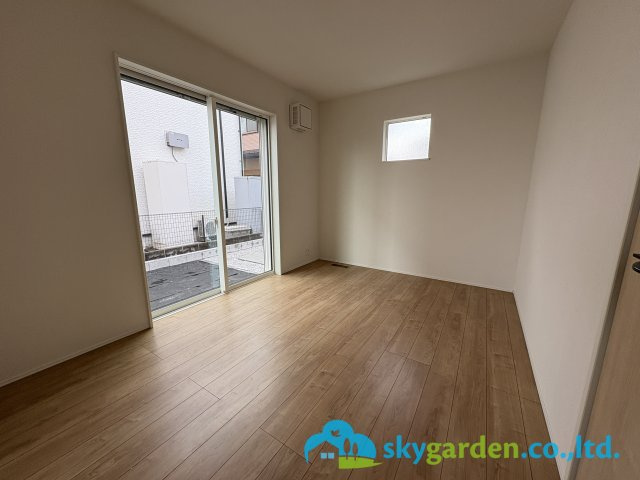 茅ヶ崎市萩園 第１期 ２号棟の洋室|リビング横の洋室