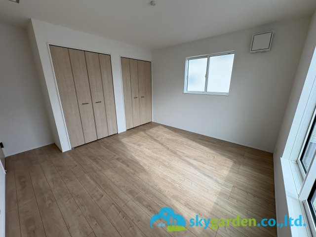 茅ヶ崎市萩園 第１期 ２号棟の寝室|ゆとりの広さです