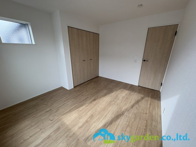 茅ヶ崎市萩園 第１期 ２号棟の洋室|明るい洋室です