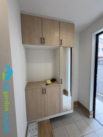 茅ヶ崎市萩園 第１期 ２号棟の玄関|シューズボックス