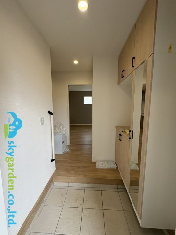 茅ヶ崎市萩園 第１期 ２号棟の玄関