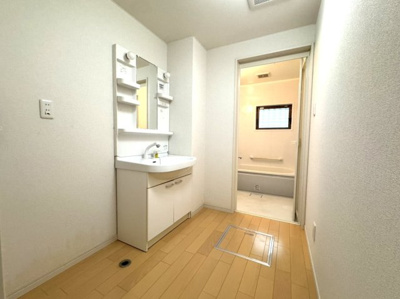 【洗面所】 | 紫野上築山町貸家