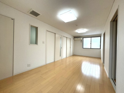 【居間・リビング】 | 紫野上築山町貸家