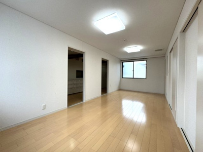 【居間・リビング】 | 紫野上築山町貸家