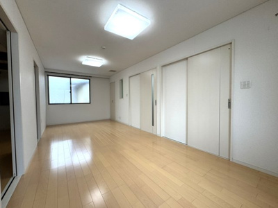 【居間・リビング】 | 紫野上築山町貸家