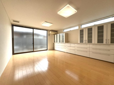 【居間・リビング】 | 紫野上築山町貸家