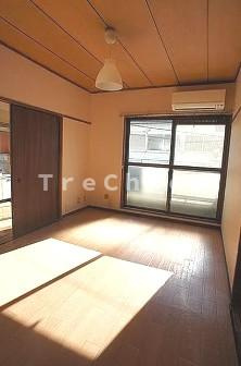 クサノビルの居間・リビング