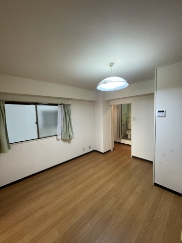 野村ビルの寝室