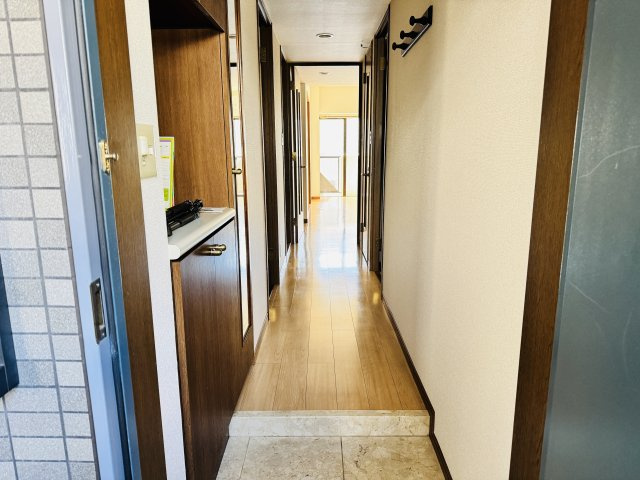 ビッグヴァン京王堀之内弐番館の玄関|～南西向きの住戸です～