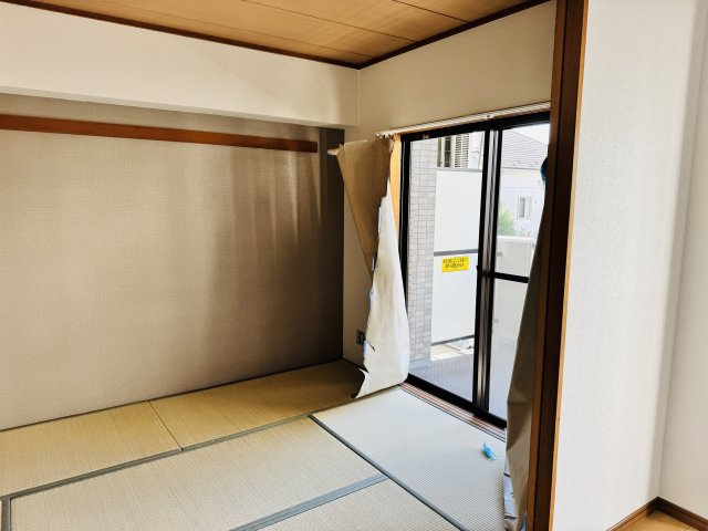 ビッグヴァン京王堀之内弐番館の和室|～リビングに隣接している6.0帖の和室です～