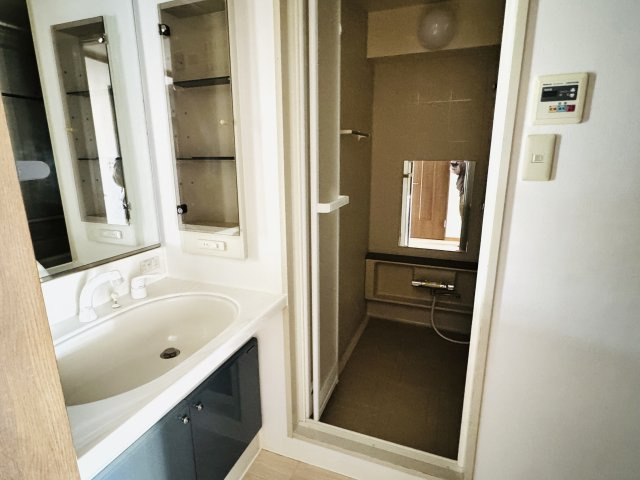 ビッグヴァン京王堀之内弐番館の脱衣所|～ニッチ付きです～