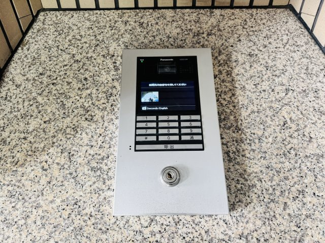 ビッグヴァン京王堀之内弐番館の防犯設備|～オートロック付き、防犯性も安心です～