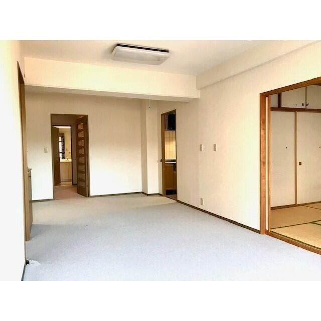 コスモ柏２の居間・リビング|こちらの居間で趣味の時間をお楽しみください