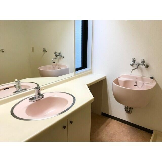 コスモ柏２の洗面所|広い洗面スペース