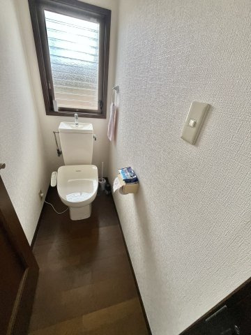 泉佐野市日根野　戸建のトイレ|2階トイレ