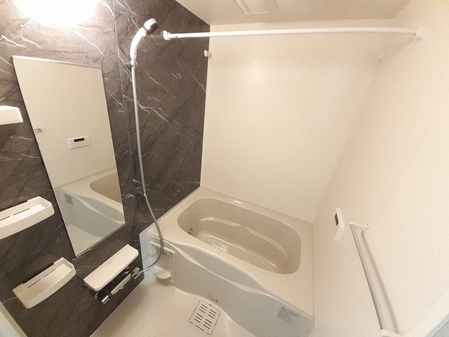 ラ・リーバンベルＢの浴室|バス