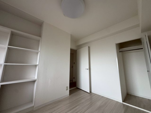 -三丁目不動産-　ダイアパレス本庄　工事の洋室