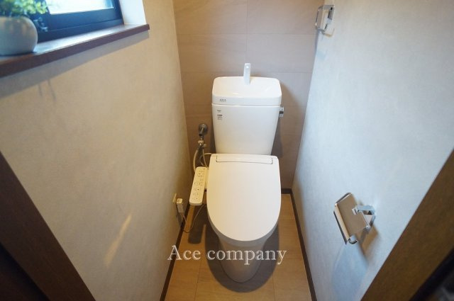 【トイレ】 | 東大阪市御厨栄町2丁目 | 2階のトイレは温水洗浄便座付き、新調です☆