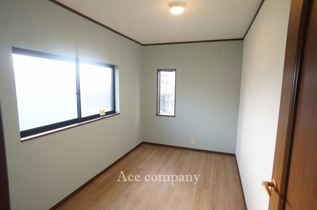 【子供部屋】 | 東大阪市御厨栄町2丁目 | 【3階：南側洋室5帖】