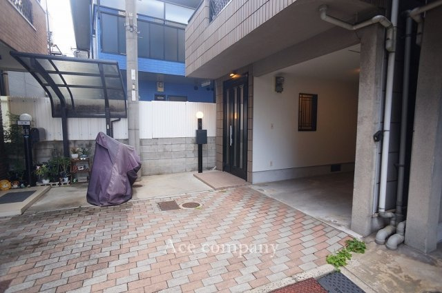 【外観】 | 東大阪市御厨栄町2丁目 | 玄関前、駐輪スペースあります♪ポスト新調交換済みです☆