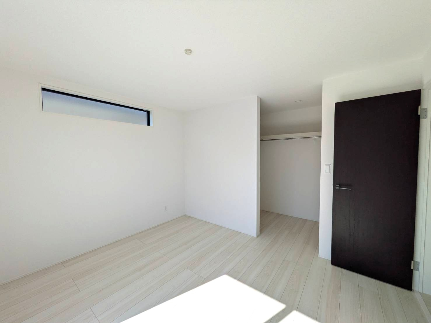 岡山市北区楢津①号棟グラファーレの洋室|◆2階南西洋室7.0帖は大容量のWICを完備！