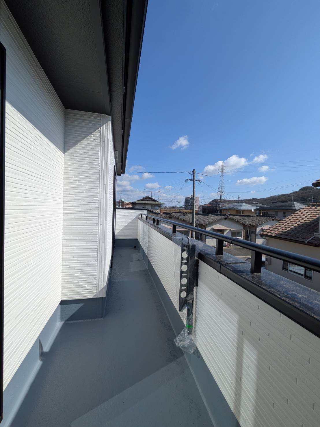 岡山市北区楢津①号棟グラファーレのバルコニー|◆バルコニーは日当たり良好！十分な広さがありストレスなくご利用いただけます。