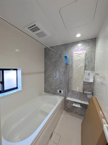 岡山市北区楢津①号棟グラファーレの浴室|◆お子様との入浴でもゆったりとくつろげる広々とした浴室です。