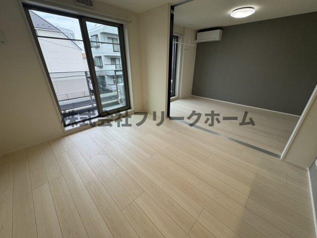 三鷹市牟礼６丁目の賃貸マンションの居間・リビング