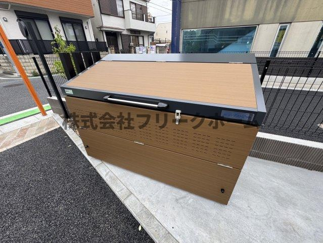 三鷹市牟礼６丁目の賃貸マンションのエントランス