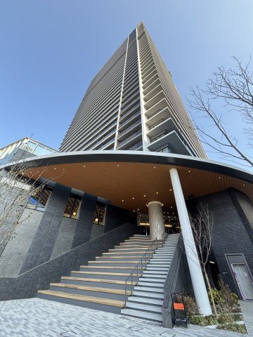 ジオタワー大阪十三の外観