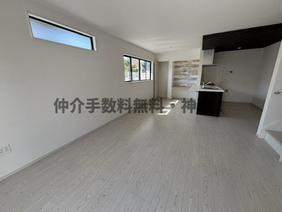 【居間・リビング】 | 明石市日富美町　新築戸建1号棟　仲介手数料無料！ | 使いやすい居間です