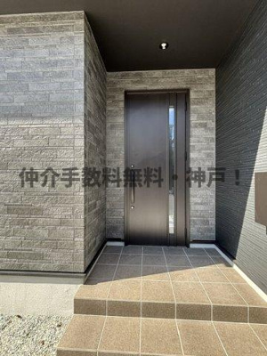 【玄関】 | 明石市日富美町　新築戸建1号棟　仲介手数料無料！ | ゆったりとした玄関です