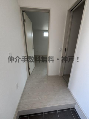 【玄関】 | 明石市日富美町　新築戸建1号棟　仲介手数料無料！ | ゆったりとした玄関です