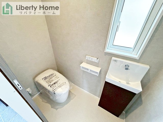 日立市東大沼町4丁目　５号棟　新築戸建のトイレ