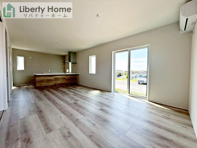 日立市東大沼町4丁目　５号棟　新築戸建の居間・リビング