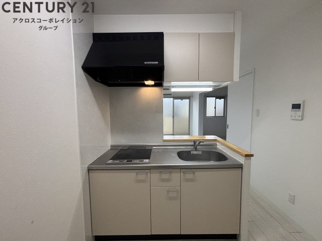 2口IHコンロ付きのカウンターキッチン