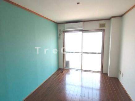 ナガタマンションの居間・リビング