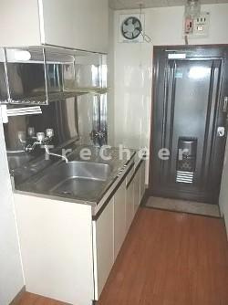 ナガタマンションの玄関