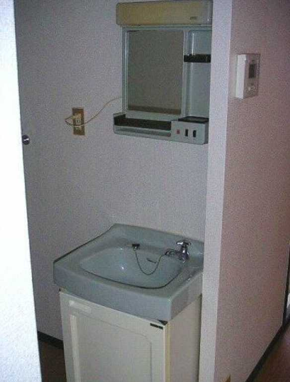 ハイムフクシマ　最上階　二人入居可　バストイレ別の洗面所