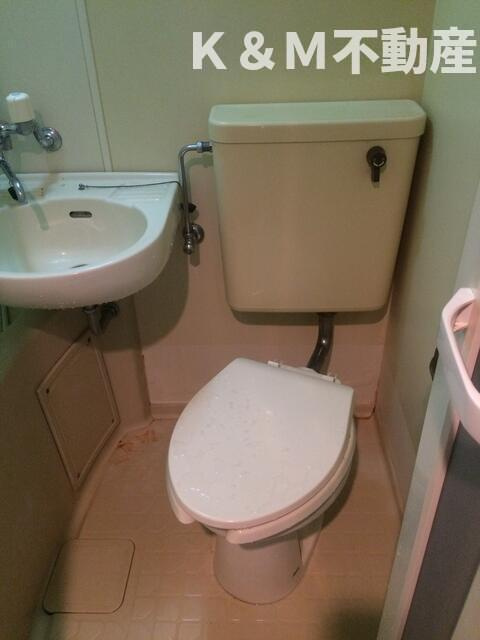 リリックハウスのトイレ|ゆったりとした空間のトイレです