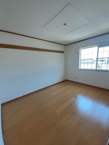 宇部市大字妻崎開作のアパートの内装