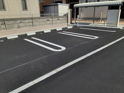 【駐車場】 | レーヴ・フルリールⅢ | 駐車場完備です